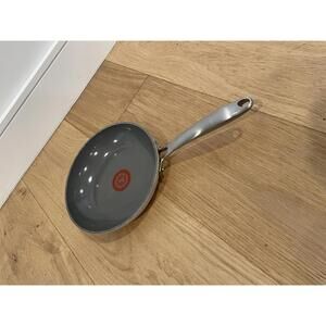 T-fal Ceramic Non-Stick 8" Fry Pan - Used/Good Condition (Unit G2)